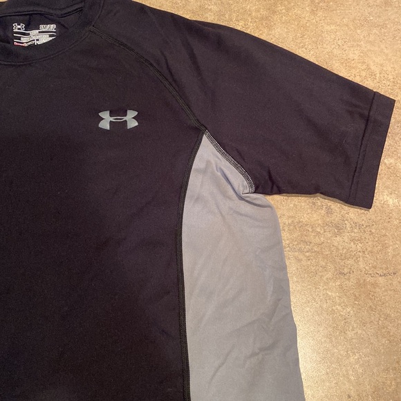 Mens Under Armour shirt size small - Picture 2 of 4